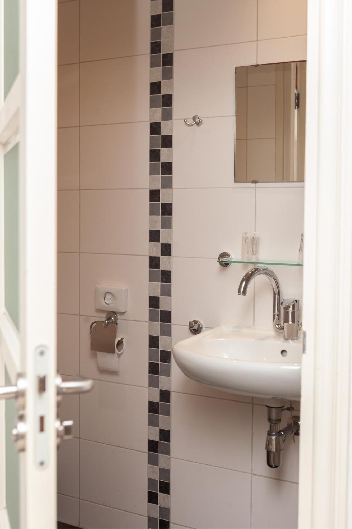 Kings Inn City Hotel アルクマール エクステリア 写真